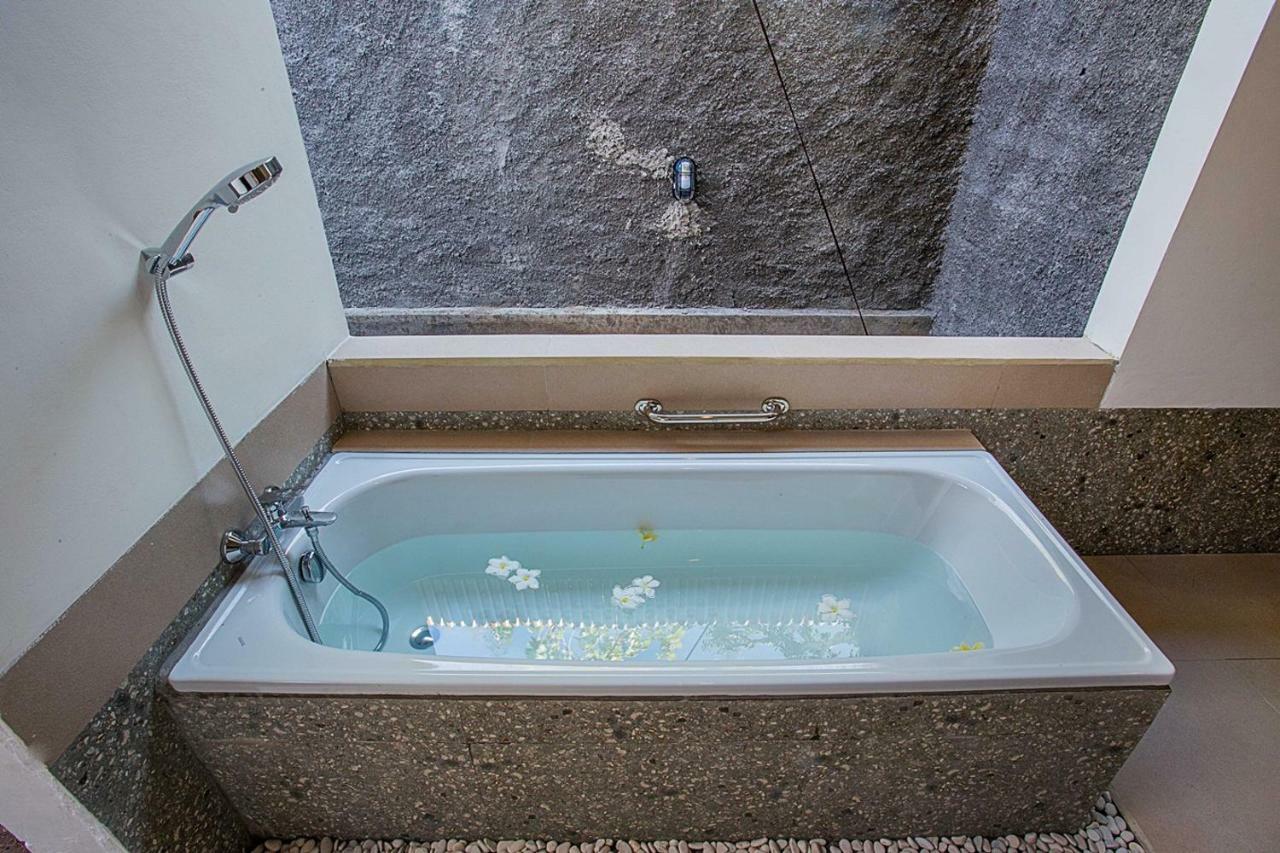 Ambengan Private Villas Toyapakeh Екстериор снимка